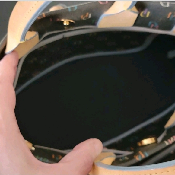 💕DOONEY & BOURKE Mini 
Bag. made in USA - Excellent condition-AUTHENTIC - Picture 9 of 9